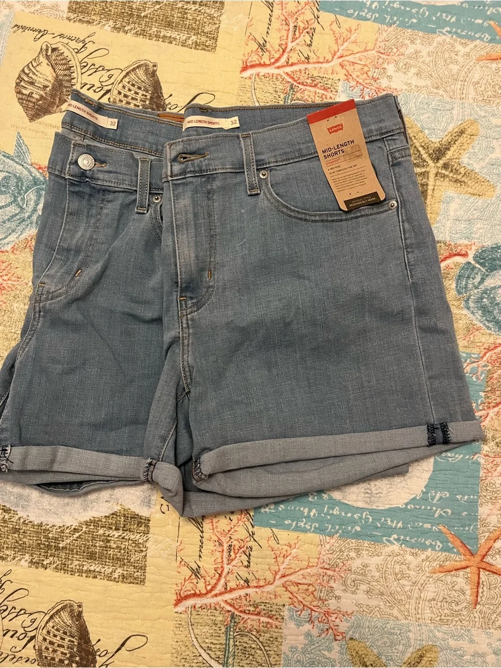 Levi's Light Blue Denim Mid-Length Shorts - Rolled Hem - Picture 3 of 12